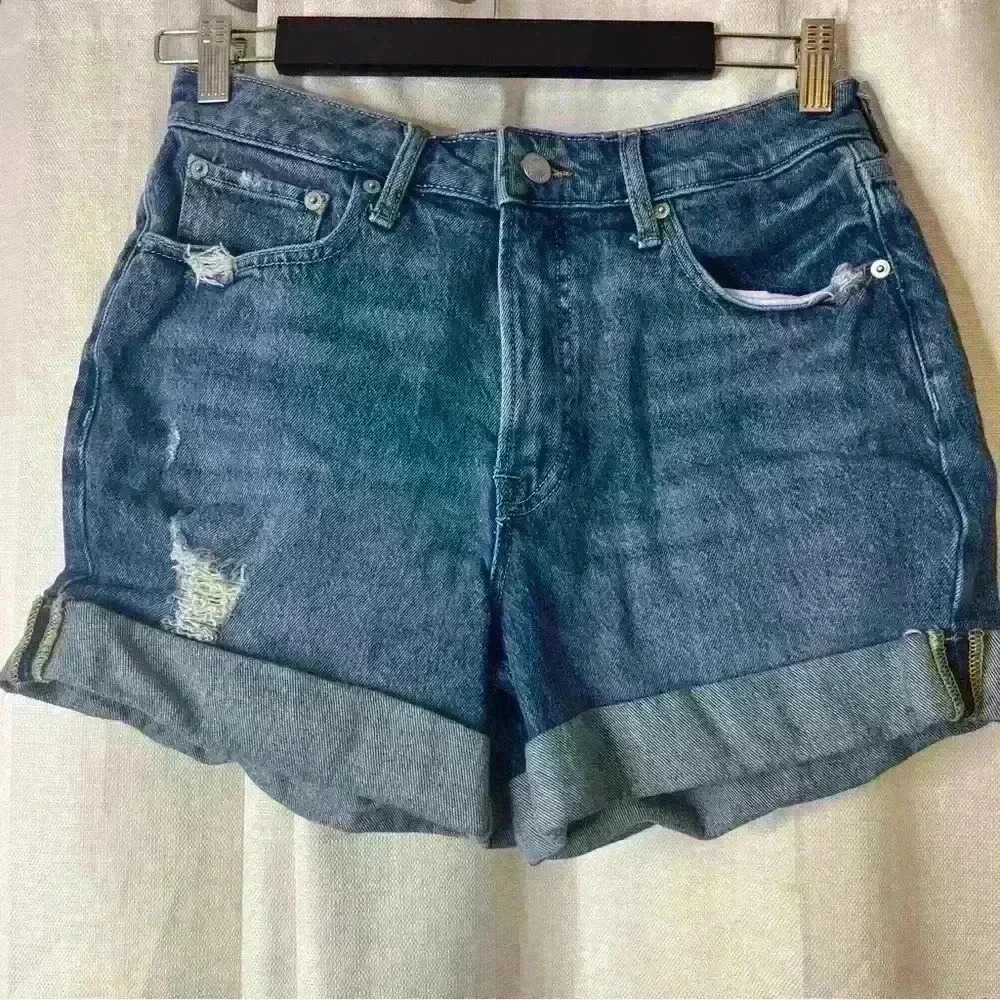 FREE ASSEMBLY WOMENs ROLLED CUFF JEAN SHORT SIZE 10
